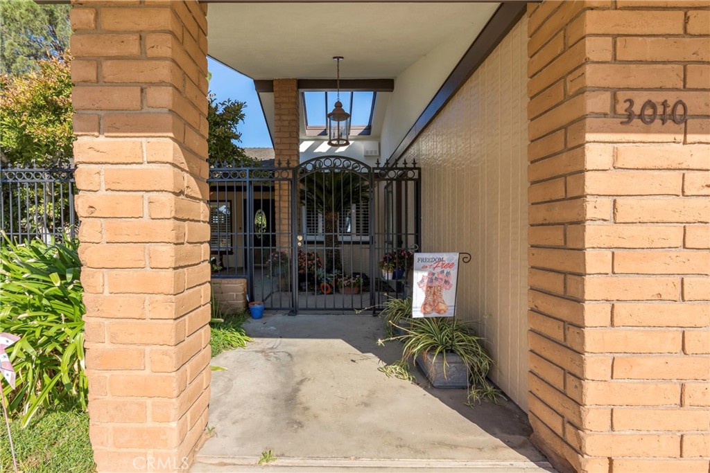 MLS #OC25261048 image #5