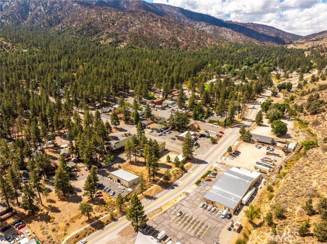 7575 Rancho Road, Wrightwood CA: https://media.crmls.org/medias/4ae4e679-500c-41d2-9edc-6d5135a37755.jpg