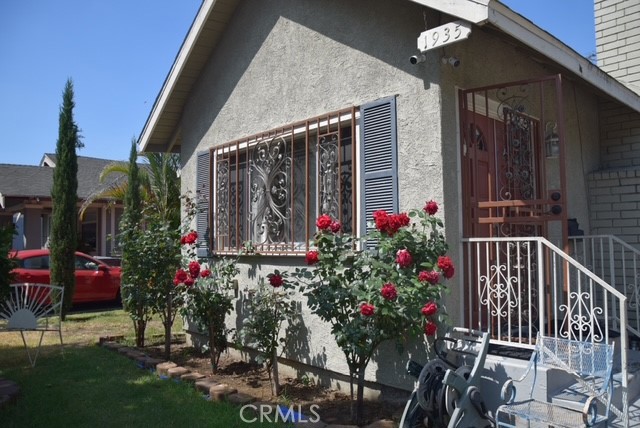 1935 Maine Avenue, Long Beach CA: https://media.crmls.org/medias/4ae54313-9d1b-4f34-bcda-d87b03319464.jpg
