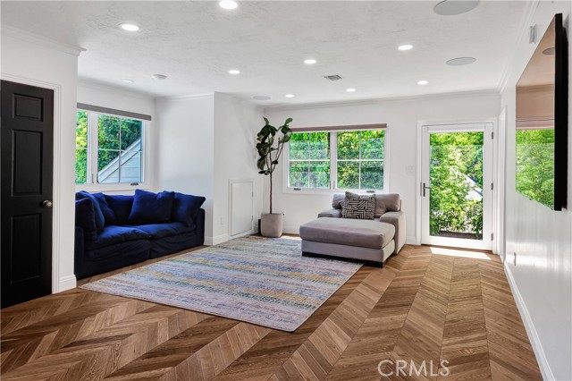 4851 Corbin Avenue, Tarzana CA: https://media.crmls.org/medias/4ae55715-9974-49db-8a4c-c9b0e26112e0.jpg