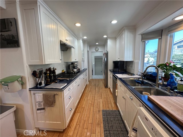 16685 S Pacific Avenue, Sunset Beach CA: https://media.crmls.org/medias/4ae5a532-fdff-4e25-8cf4-441a38df10a2.jpg