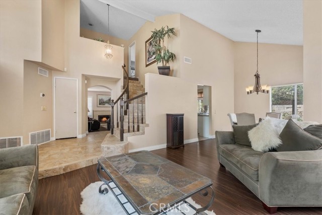 Detail Gallery Image 6 of 46 For 10197 via Apolina, Moreno Valley,  CA 92557 - 4 Beds | 2/1 Baths