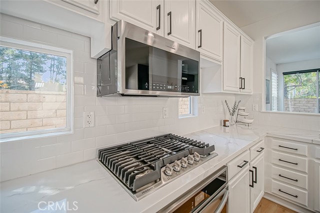 Detail Gallery Image 19 of 58 For 542 Arbor Ct, Simi Valley,  CA 93065 - 4 Beds | 2/1 Baths