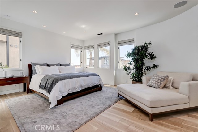 1712 Manhattan Avenue, Hermosa Beach, California 90254, 3 Bedrooms Bedrooms, ,4 BathroomsBathrooms,Residential Lease,For Rent,1712 Manhattan Avenue,CRSB24005805