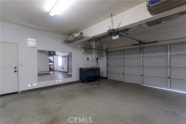 17581 Cedarwood Drive, Riverside CA: https://media.crmls.org/medias/4ae70cec-5e0b-40d6-bb80-c44b1150e667.jpg