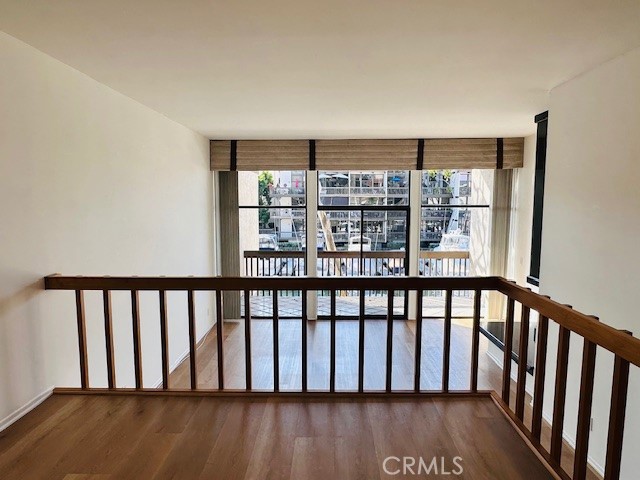 Detail Gallery Image 2 of 31 For 6229 Nw Marina Pacifica Dr, Long Beach,  CA 90803 - 2 Beds | 2/1 Baths