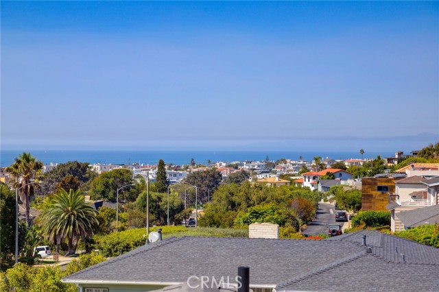 2704 El Oeste Drive, Hermosa Beach, California 90254, 4 Bedrooms Bedrooms, ,3 BathroomsBathrooms,Residential,Sold,El Oeste,SB21211633