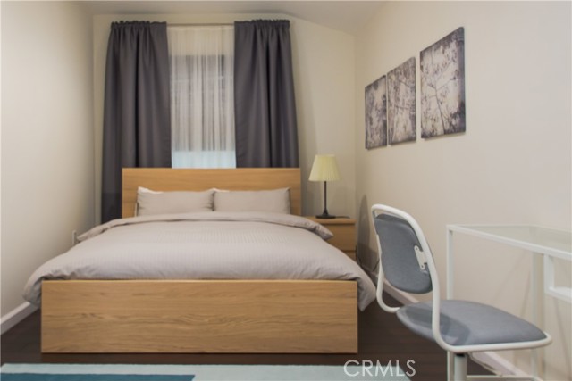 239 W Hillcrest Boulevard, Inglewood CA: https://media.crmls.org/medias/4ae7eee5-2e82-4676-95f3-fb72b2db2101.jpg