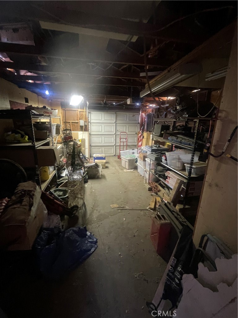 https://media.crmls.org/medias/4ae857f0-9478-4d47-ab01-70fa91e71dae.jpg?preset=X-Large