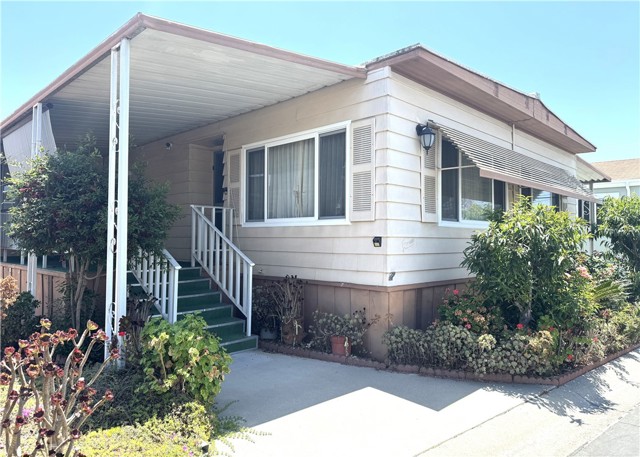 11250 Beach Boulevard, Stanton CA: https://media.crmls.org/medias/4ae969f6-3675-4360-ad68-21207b824177.jpg