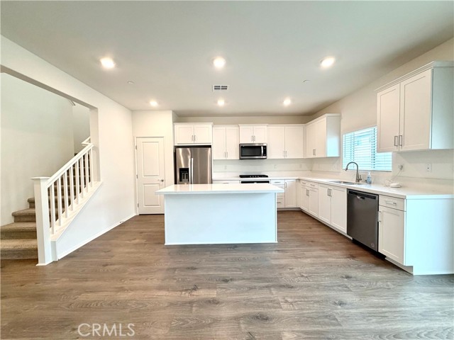 Detail Gallery Image 16 of 39 For 31356 Sycamore Leaf, Winchester,  CA 92596 - 5 Beds | 3 Baths