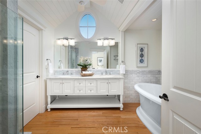 Detail Gallery Image 18 of 30 For 419 Marigold Ave, Corona Del Mar,  CA 92625 - 2 Beds | 2/1 Baths