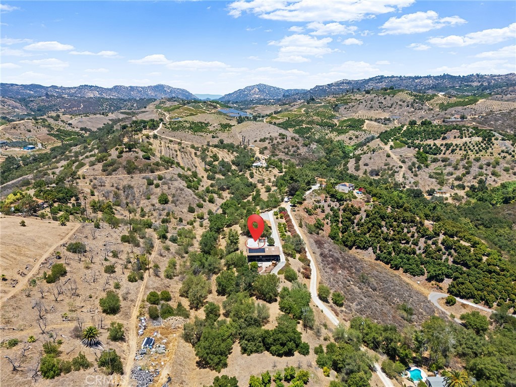 https://media.crmls.org/medias/4aecd10b-674d-47ce-88fd-dedd0a03930c.jpg?preset=X-Large