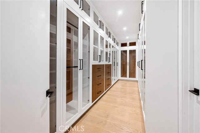 4609 Louise Avenue, Encino CA: https://media.crmls.org/medias/4aed515e-43dd-4eb3-aaa6-00a3a6f8b620.jpg