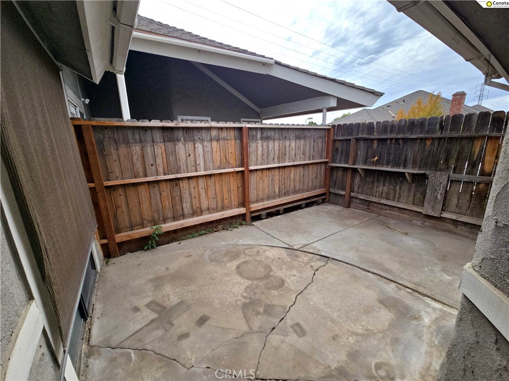 https://media.crmls.org/medias/4aed721b-8666-41c4-a8cc-cb766e95f160.jpg?preset=X-Large