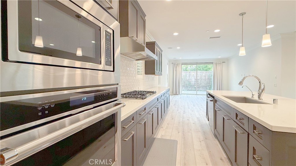 MLS #OC25272097 image #12