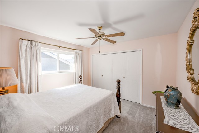Detail Gallery Image 14 of 33 For 27812 Rosamond Dr, Canyon Country,  CA 91351 - 5 Beds | 2 Baths