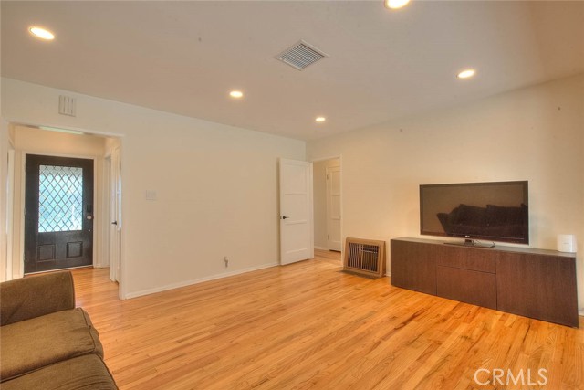 Detail Gallery Image 7 of 36 For 4746 Obispo Ave, Lakewood,  CA 90712 - 4 Beds | 2 Baths