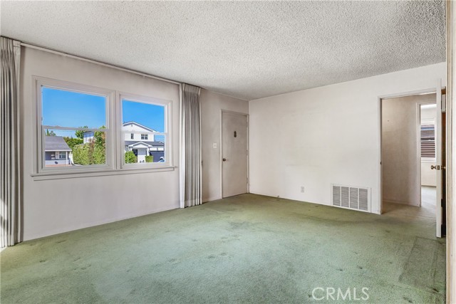 Detail Gallery Image 4 of 60 For 249 S Lincoln St, Burbank,  CA 91506 - 3 Beds | 2 Baths