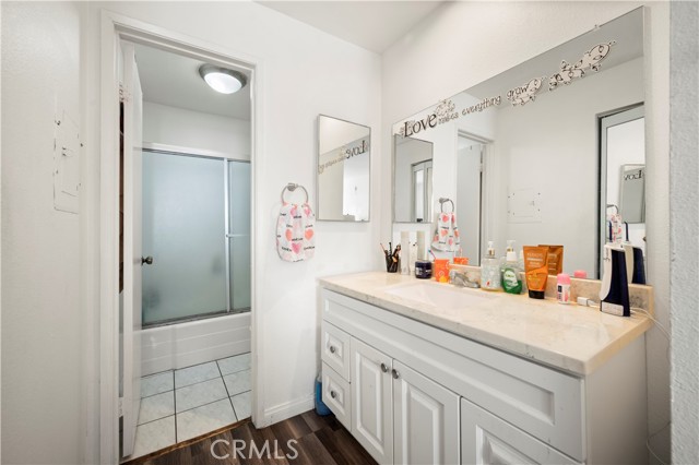 Detail Gallery Image 8 of 13 For 21800 Schoenborn St #215,  Canoga Park,  CA 91304 - 1 Beds | 1 Baths