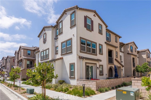 Detail Gallery Image 2 of 38 For 40709 Melrose Dr, Temecula,  CA 92591 - 4 Beds | 3/1 Baths