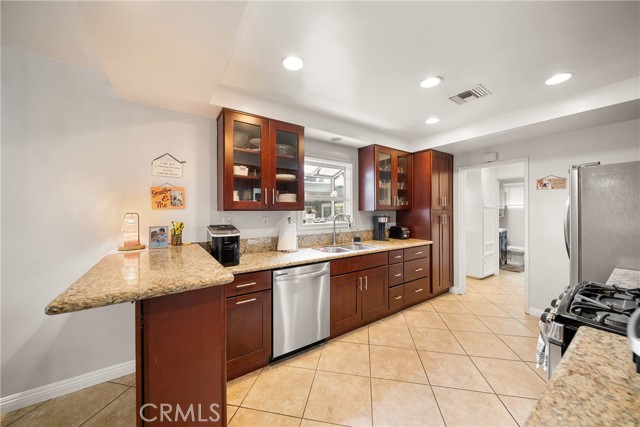 22353 Roscoe Boulevard, West Hills CA: https://media.crmls.org/medias/4af1178d-bd16-484c-9925-57225c08a9ad.jpg