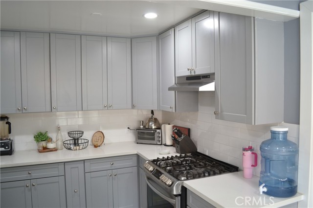 11068 Penrose, Sun Valley CA: https://media.crmls.org/medias/4af1500a-339e-4844-88d4-881dc4fe7e86.jpg