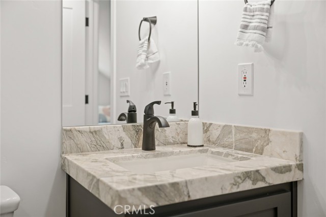 Detail Gallery Image 50 of 71 For 827 Penninsula, Big Bear Lake,  CA 92315 - 3 Beds | 2 Baths