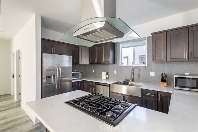 Detail Gallery Image 4 of 33 For 1340 N Kenmore, Los Angeles,  CA 90027 - 4 Beds | 4 Baths