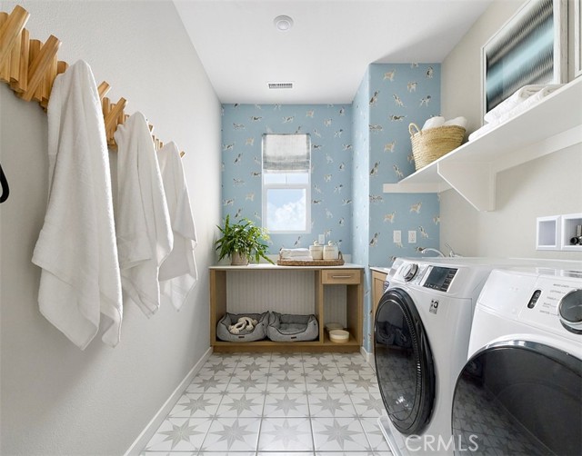 Detail Gallery Image 9 of 13 For 18208 Aerie Way, Canyon Country,  CA 91350 - 4 Beds | 3 Baths