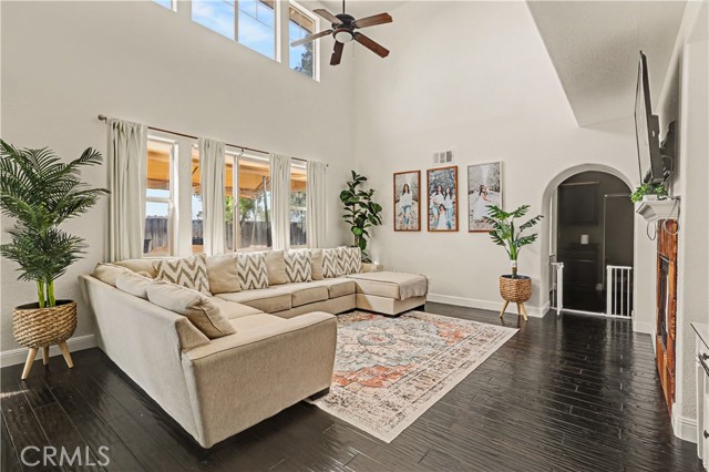 Detail Gallery Image 9 of 54 For 2001 Sola Ct, Atwater,  CA 95301 - 5 Beds | 3/1 Baths