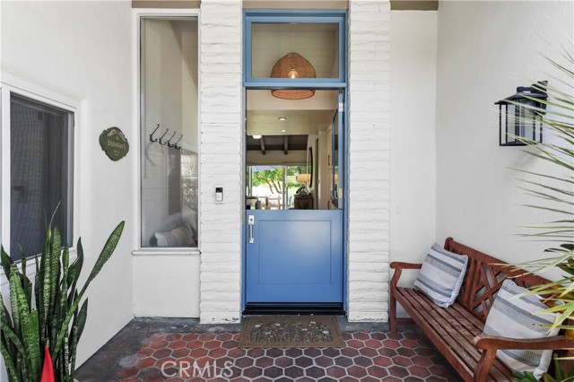 Detail Gallery Image 4 of 32 For 455 Vista Grande, Newport Beach,  CA 92660 - 3 Beds | 2 Baths