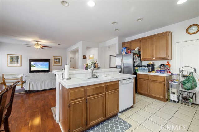 Detail Gallery Image 8 of 54 For 44014 42nd St, Lancaster,  CA 93536 - 5 Beds | 3 Baths