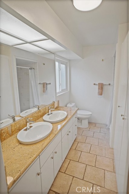 Detail Gallery Image 17 of 22 For 1548 Riverside #G,  Glendale,  CA 91201 - 2 Beds | 2 Baths