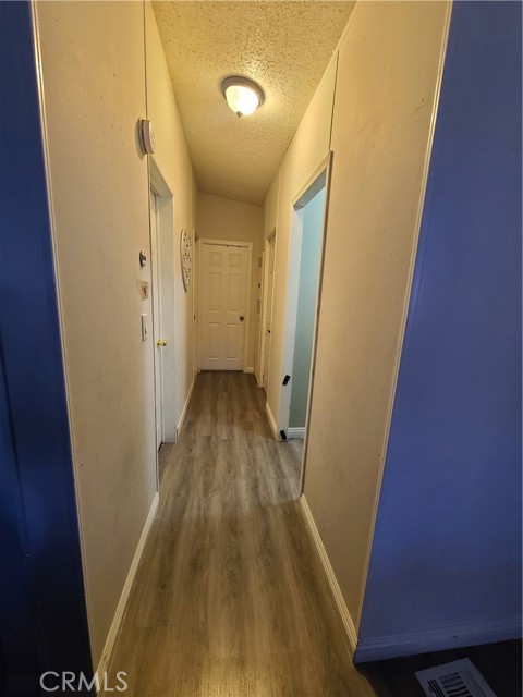 Detail Gallery Image 12 of 19 For 6665 Long Beach Bld #J25,  Long Beach,  CA 90805 - 3 Beds | 1 Baths