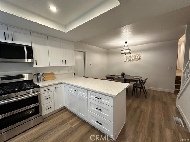 Detail Gallery Image 5 of 18 For 439 Tanglewood Dr, Big Bear City,  CA 92314 - 4 Beds | 2 Baths
