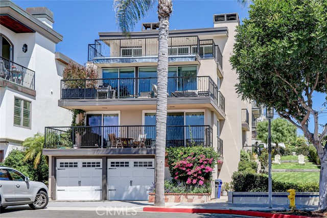 Detail Gallery Image 31 of 32 For 800 Manhattan, Manhattan Beach,  CA 90266 - 2 Beds | 2 Baths