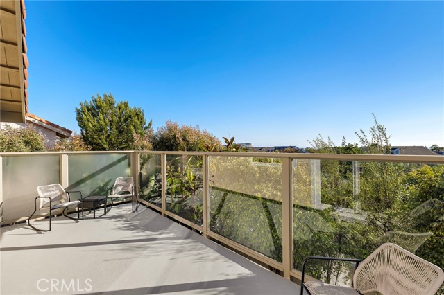27 Palm Beach Court, Dana Point CA: https://media.crmls.org/medias/4af63aa4-cc3a-4a0e-a752-cb68510254a3.jpg