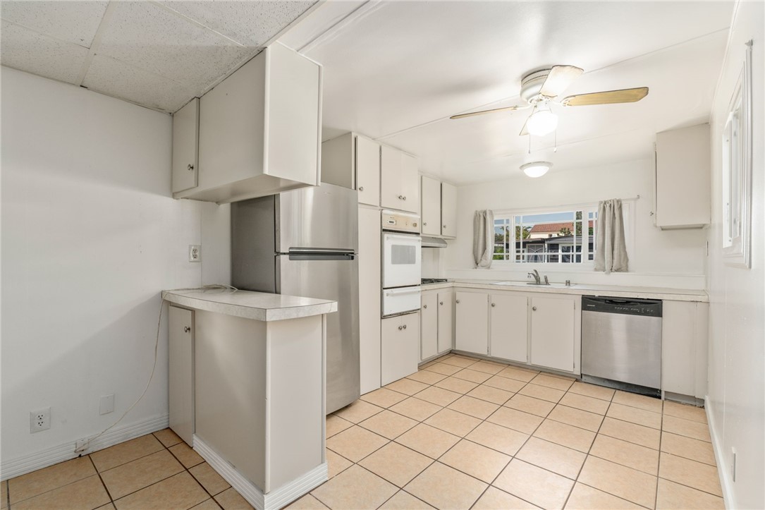 Detail Gallery Image 11 of 35 For 1010 Holt Ave #3 F,  Pomona,  CA 91768 - 3 Beds | 1 Baths