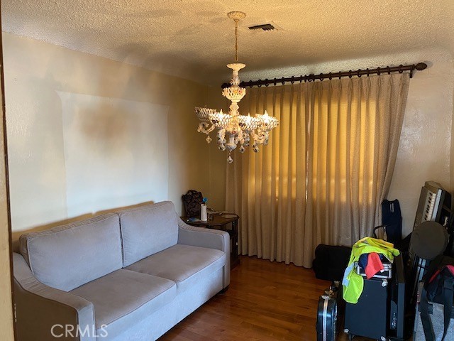 514 W 102nd, Los Angeles CA: https://media.crmls.org/medias/4af67259-62bd-49b6-a551-7b6512997386.jpg