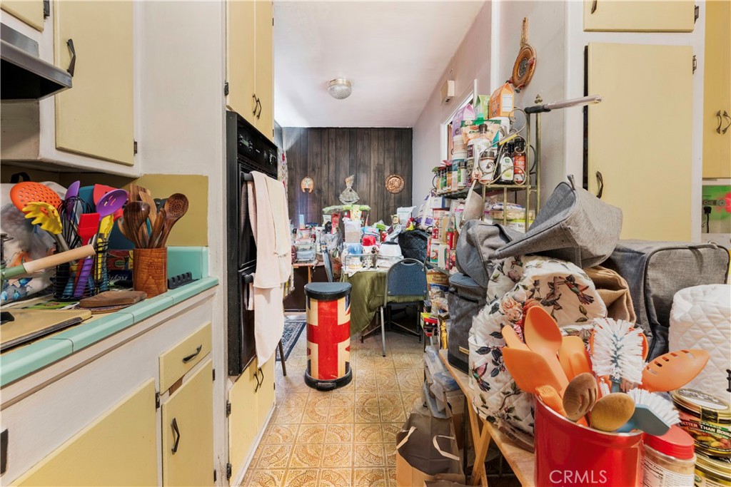 https://media.crmls.org/medias/4af69fb0-5f5c-4a78-8597-9871ca80c968.jpg?preset=X-Large