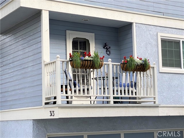 balcony off the kitchen