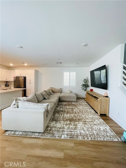 Detail Gallery Image 5 of 30 For 2004 2004 Dewdrop, Upland,  CA 91786 - 4 Beds | 2/1 Baths