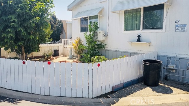 Detail Gallery Image 2 of 25 For 135 N Pepper Ave #42,  Rialto,  CA 92376 - 2 Beds | 2 Baths