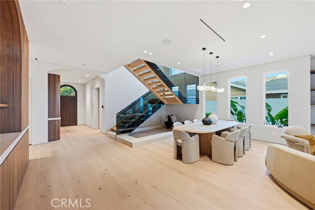 Detail Gallery Image 8 of 41 For 16782 Otsego, Encino,  CA 91436 - 6 Beds | 6/1 Baths