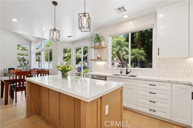 8047 E Hampshire Road, Orange CA: https://media.crmls.org/medias/4af8b4d7-c0b5-43f7-b3cd-0be17fb2caac.jpg