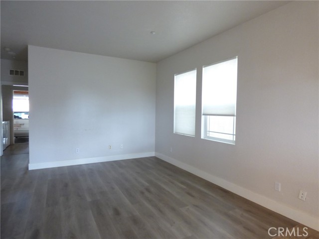 Detail Gallery Image 8 of 30 For 6279 Long Cove Dr, Fontana,  CA 92336 - 3 Beds | 2/1 Baths