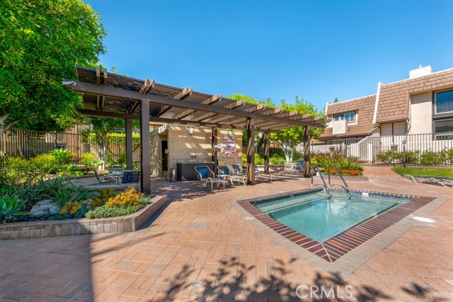 Detail Gallery Image 29 of 36 For 6226 Nita Ave, Woodland Hills,  CA 91367 - 2 Beds | 2/1 Baths