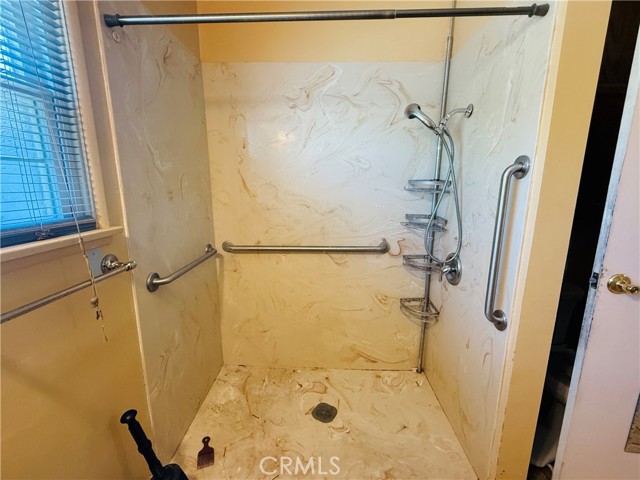 Detail Gallery Image 22 of 25 For 892 Valencia Dr, Colton,  CA 92324 - 3 Beds | 1 Baths