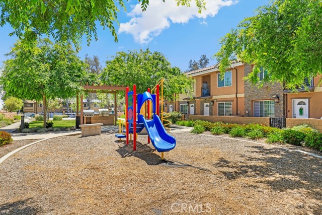 Detail Gallery Image 29 of 34 For 16425 Arrow Bld #1113,  Fontana,  CA 92335 - 3 Beds | 2/1 Baths